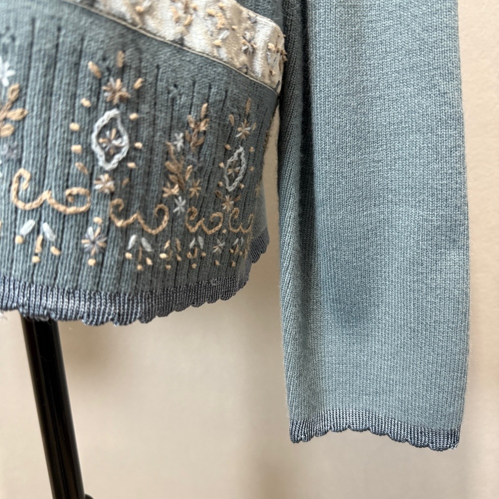 Koret Embroidered Sweater Womens M Cardigan Velvet Ribbon Trim Cottagecore Soft - Picture 7 of 9